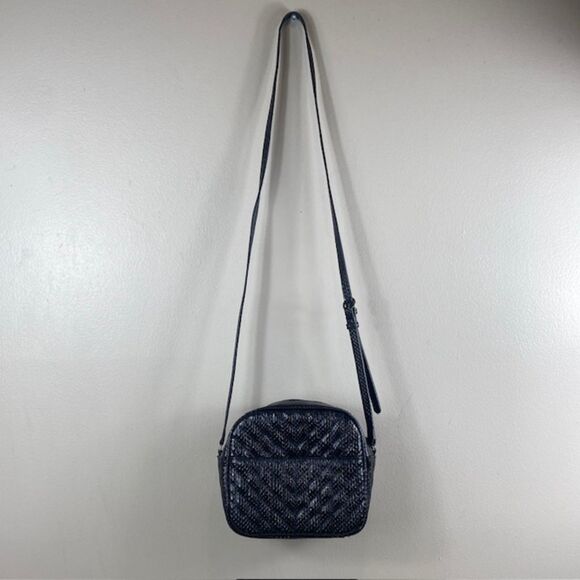 KARL LAGERFELD PARIS GLOSSY BLACK SNAKE CAMERA BAG CROSSBODY PURSE - Picture 2 of 13